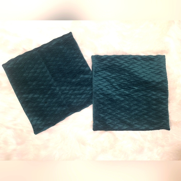Dark green designed throw pillow covers- 2pk- New in package - Picture 1 of 1